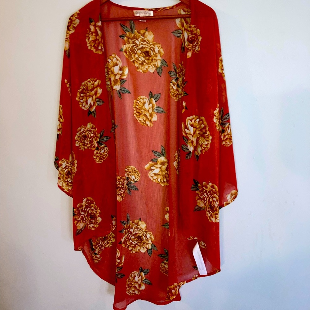 Chance & Destiny S/M Flowy Floral Tunic / Top